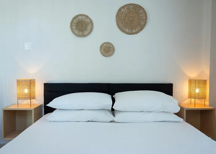 Mare I - In Old Harbor * La Canea